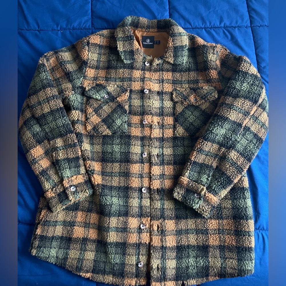 Volcom Womens Silent Sherpa Flannel in Bronze/ Green Size Large